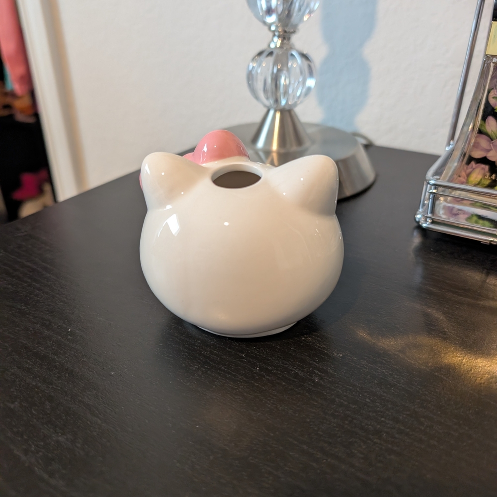 Hello Kitty Ceramic Coin Bank - Picture 3 of 4